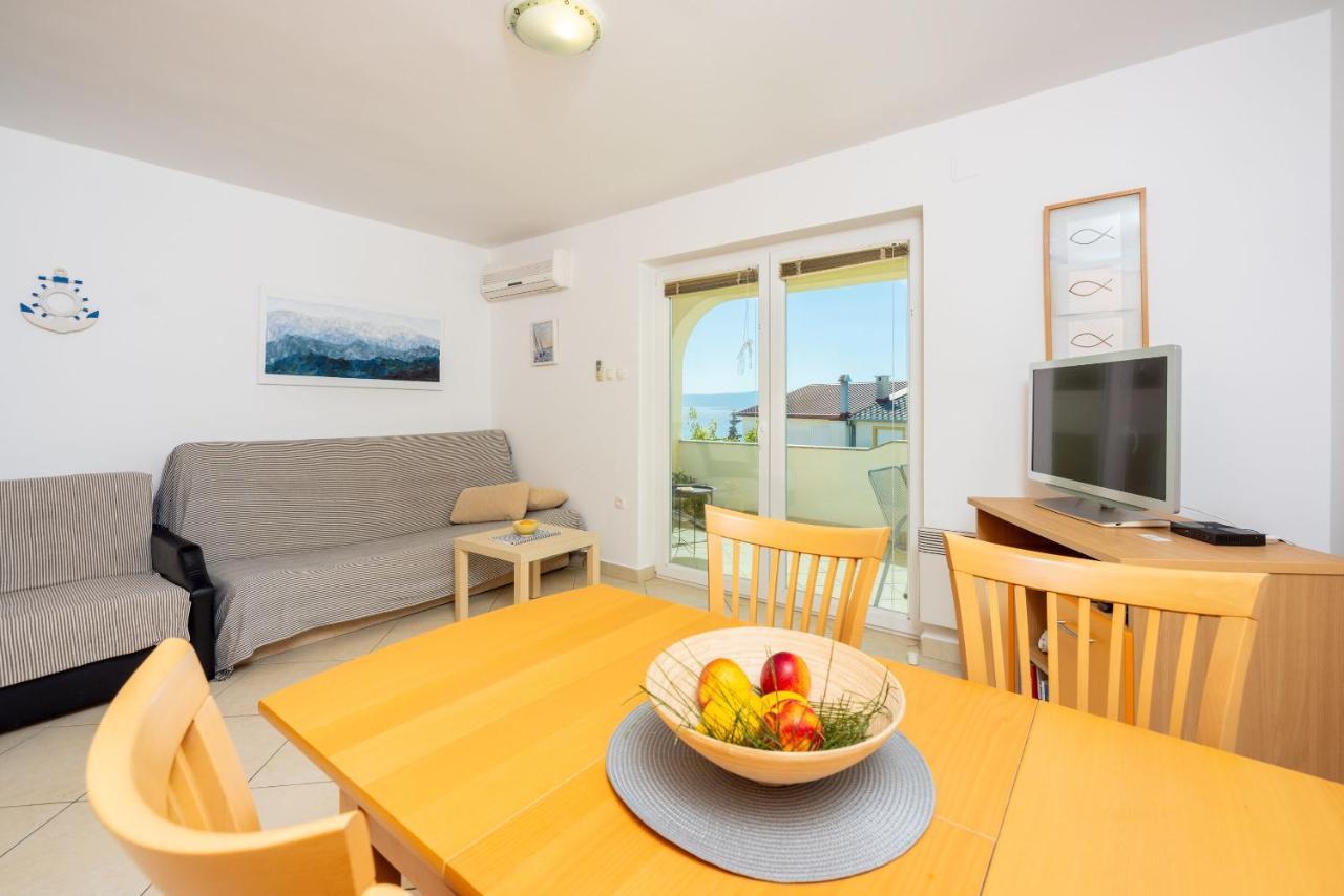 Apartments Petak Dramalj Kültér fotó