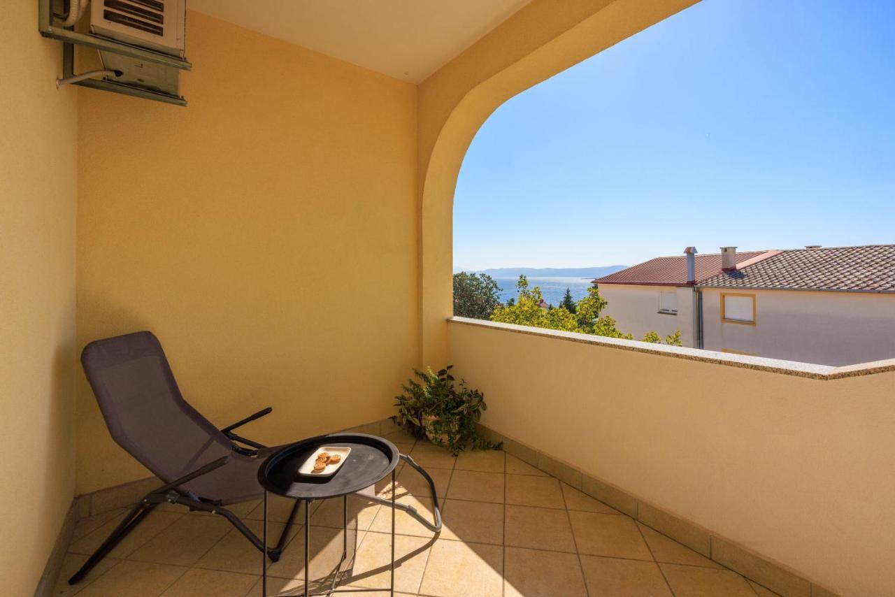 Apartments Petak Dramalj Kültér fotó